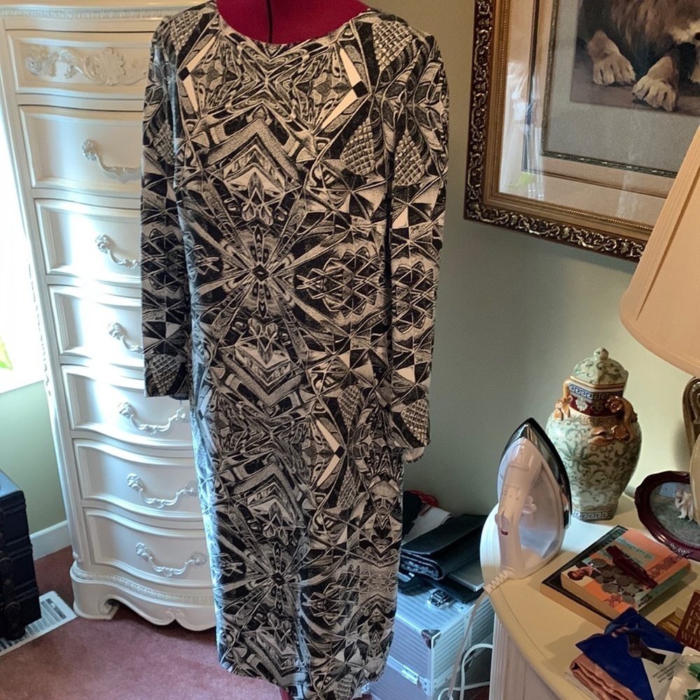 Escada Bold Geometric print black and white dress NWOT